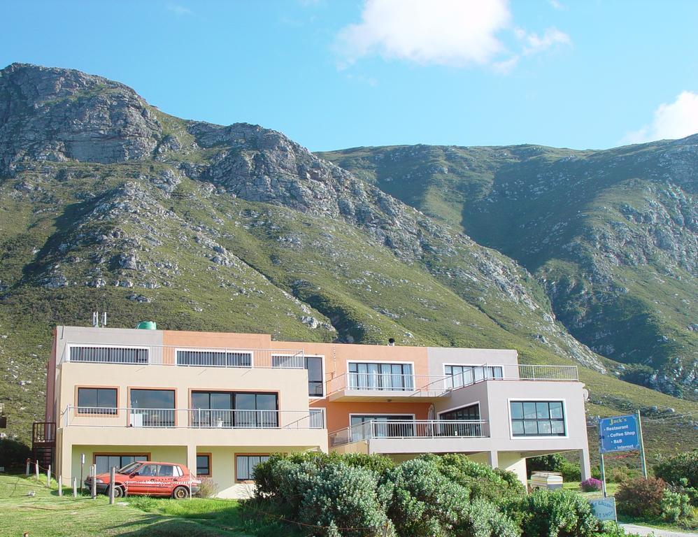 Jack'S Seaview Inn Bettyʼs Bay Exteriör bild