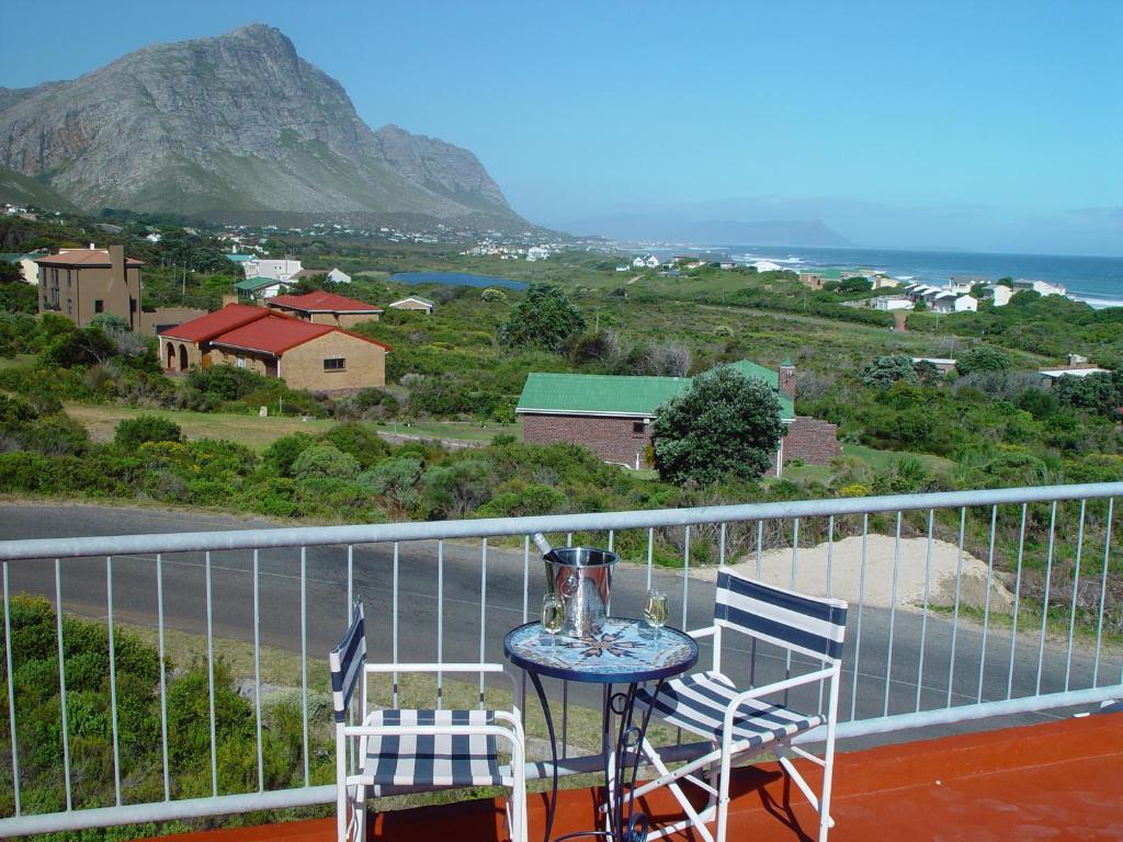 Jack'S Seaview Inn Bettyʼs Bay Rum bild