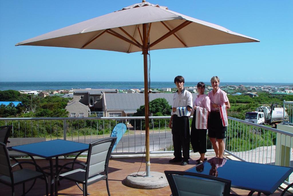 Jack'S Seaview Inn Bettyʼs Bay Exteriör bild